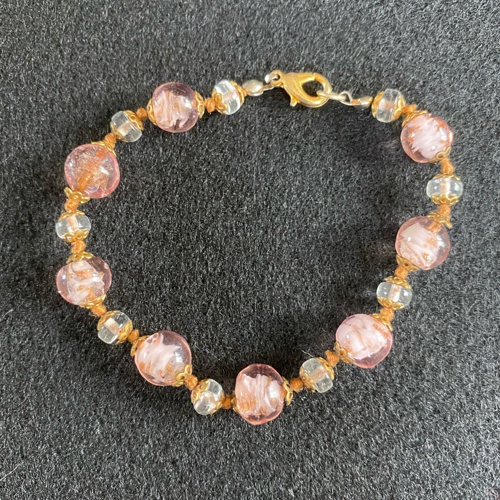 Floral glass bead bracelet